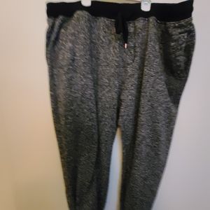Southpole big And Tall Fleece joggers. 5xl. Black and white speckled. Like new